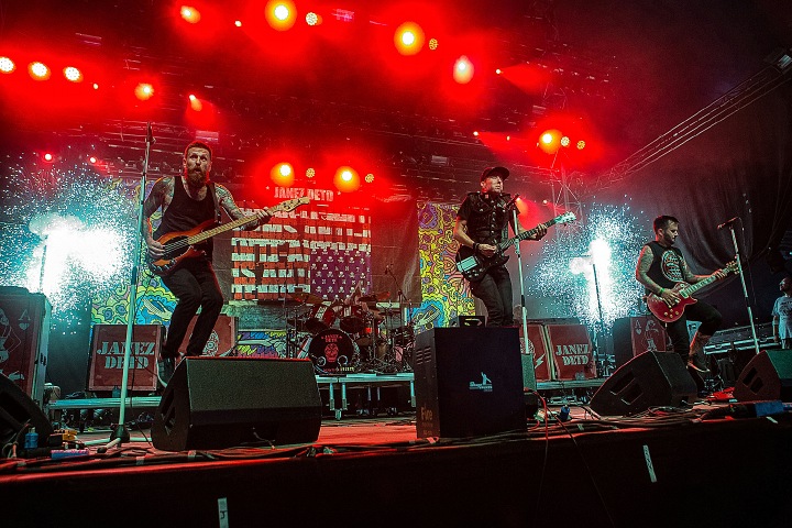 Janez Detd @ Boerenrock 2016, foto 1, foto's door Edwin Houdevelt - FrontView Magazine