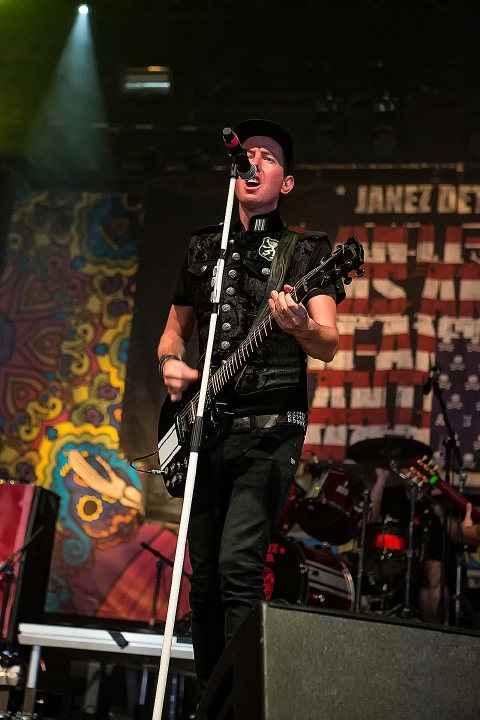 Janez Detd @ Boerenrock 2016, foto 4, foto's door Edwin Houdevelt - FrontView Magazine
