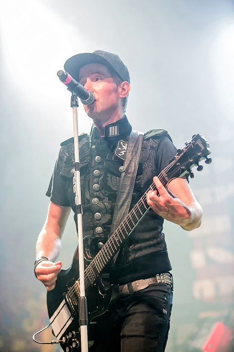 Janez Detd @ Boerenrock 2016, foto 6, foto's door Edwin Houdevelt - FrontView Magazine
