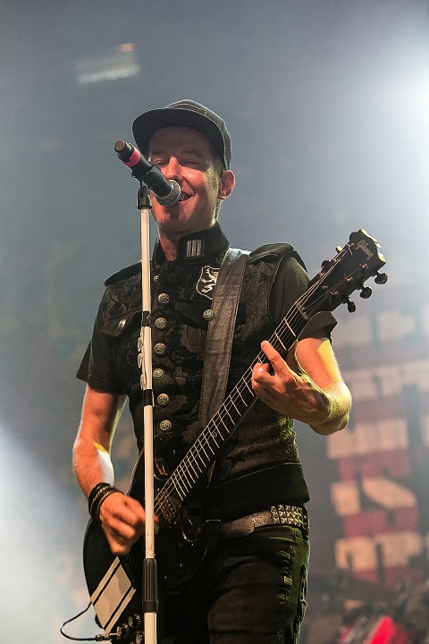 Janez Detd @ Boerenrock 2016, foto 7, foto's door Edwin Houdevelt - FrontView Magazine