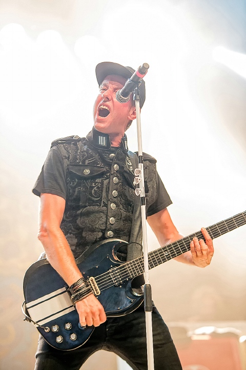 Janez Detd @ Boerenrock 2016, foto 24, foto's door Edwin Houdevelt - FrontView Magazine