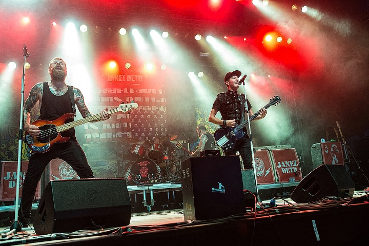 Janez Detd @ Boerenrock 2016, foto 43, foto's door Edwin Houdevelt - FrontView Magazine