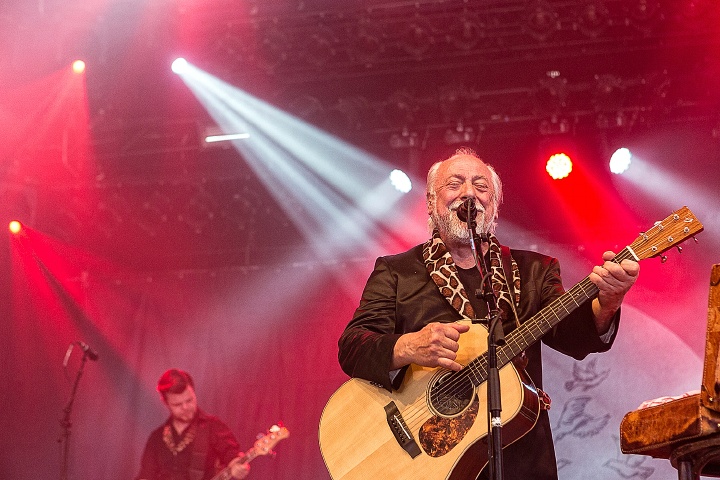 Urbanus & De Fanfaar @ Boerenrock 2016, foto 20, foto's door Edwin Houdevelt - FrontView Magazine