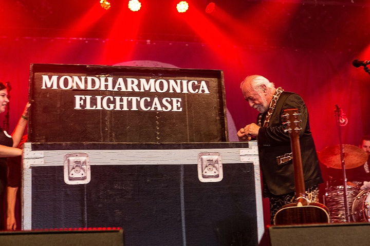 Urbanus & De Fanfaar @ Boerenrock 2016, foto 23, foto's door Edwin Houdevelt - FrontView Magazine