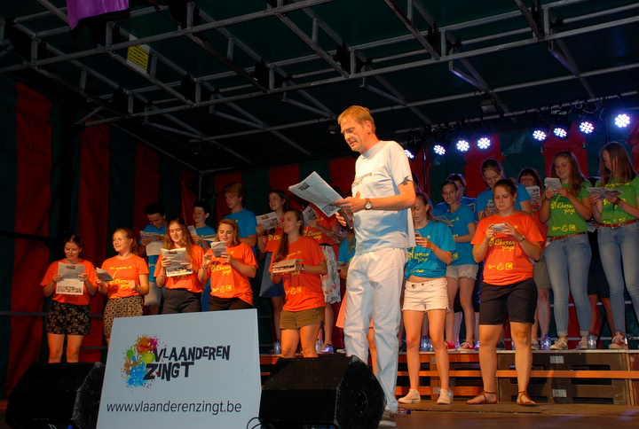 Vlaanderen Zingt @ Ekeren, picture 1, photographed by Peter Minnebo - FrontView Magazine