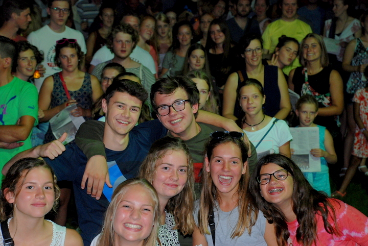Vlaanderen Zingt @ Ekeren, picture 4, photographed by Peter Minnebo - FrontView Magazine