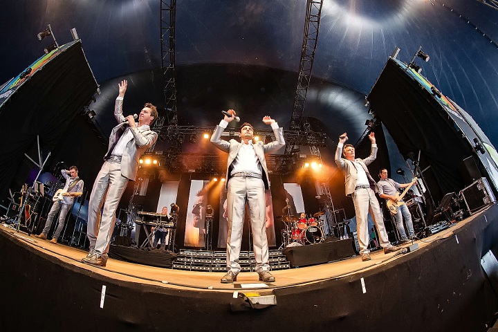 De Romeo's @ Boerenrock 2016, foto 16, foto's door Edwin Houdevelt - FrontView Magazine