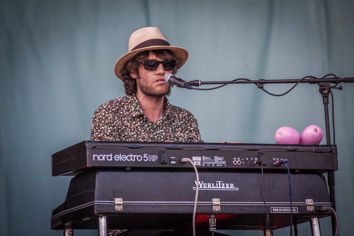 Douwe Bob @ Strandfestival ZAND, foto 10, foto's door Frank Bogers - FrontView Magazine