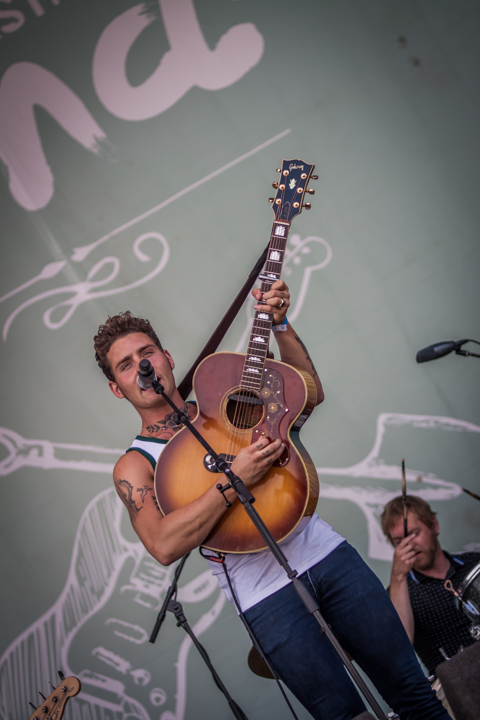 Douwe Bob @ Strandfestival ZAND, foto 13, foto's door Frank Bogers - FrontView Magazine