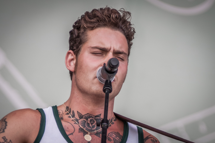 Douwe Bob @ Strandfestival ZAND, foto 14, foto's door Frank Bogers - FrontView Magazine