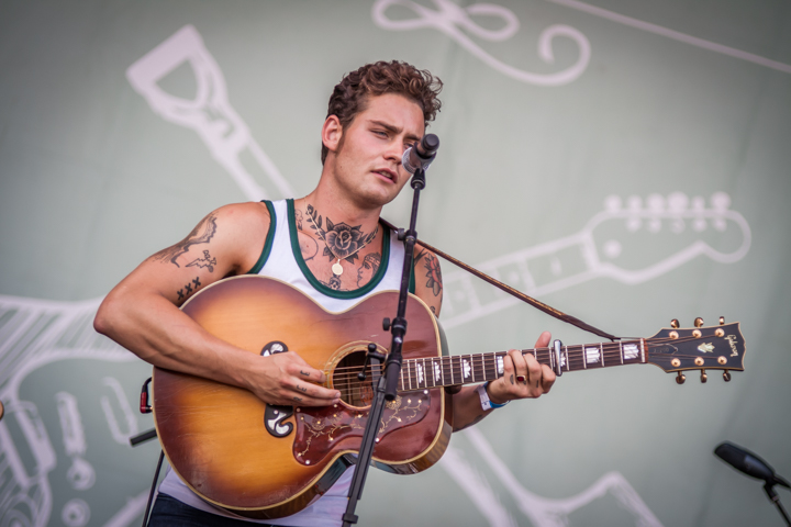 Douwe Bob @ Strandfestival ZAND, foto 15, foto's door Frank Bogers - FrontView Magazine