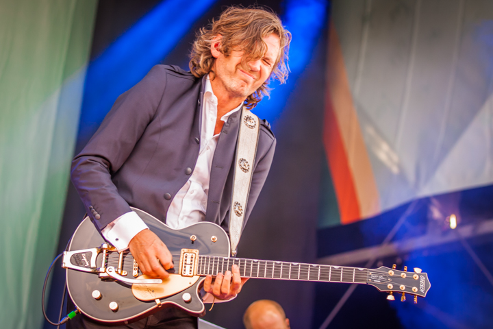 Guus Meeuwis @ Strandfestival ZAND, foto 6, foto's door Frank Bogers - FrontView Magazine