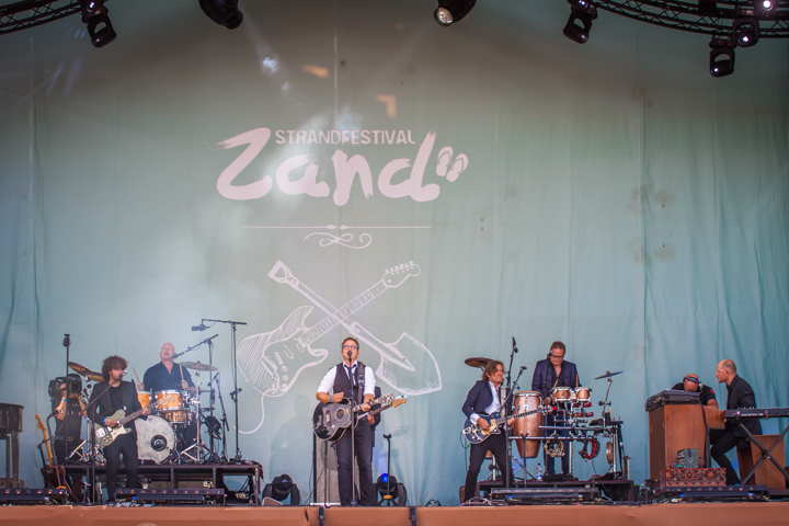 Guus Meeuwis @ Strandfestival ZAND, foto 8, foto's door Frank Bogers - FrontView Magazine