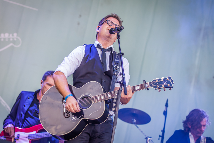 Guus Meeuwis @ Strandfestival ZAND, foto 9, foto's door Frank Bogers - FrontView Magazine