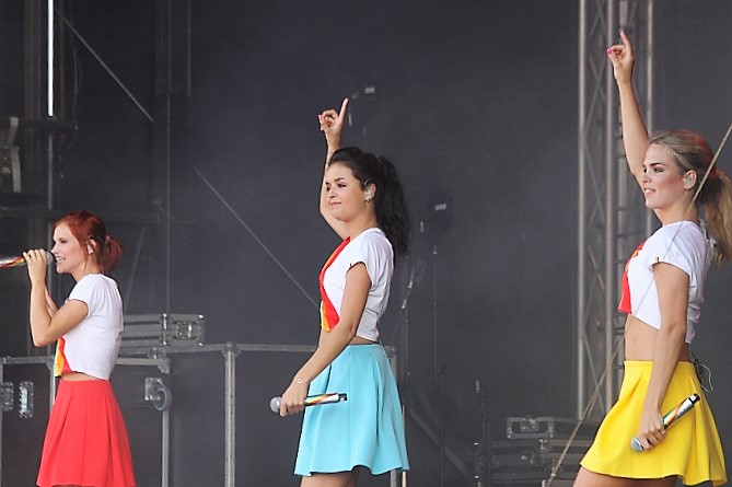 K3 @ Dag van het Zand in Lommel, picture 8, photographed by Heidi Elen - FrontView Magazine