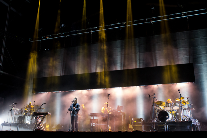 Massive Attack @ Sint Pietersplein Gent, picture 1, photographed by Dieter  Boone - FrontView Magazine