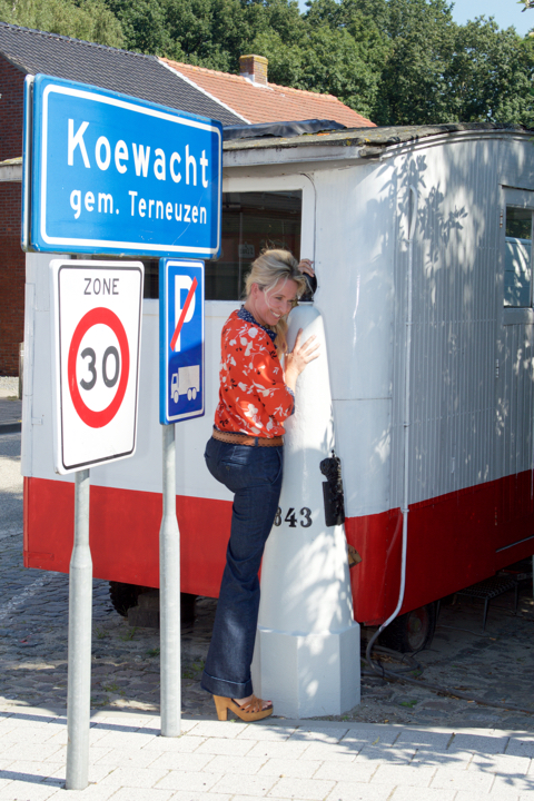 Buurman, wat doet u nu? @ Koewacht, picture 2, photographed by Bart Baevegems - FrontView Magazine