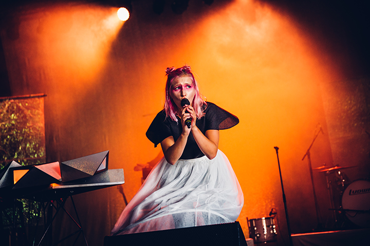 Alice on the Roof @ Crammerock 2016, picture 2, photographed by Elke Briers - FrontView Magazine