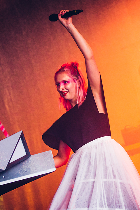 Alice on the Roof @ Crammerock 2016, picture 5, photographed by Elke Briers - FrontView Magazine
