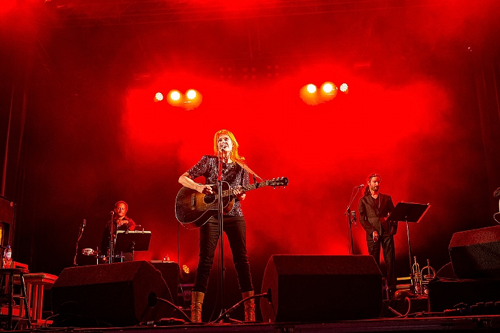 Axelle Red @ Villa Pace 2016, picture 14, photographed by Edwin Houdevelt - FrontView Magazine