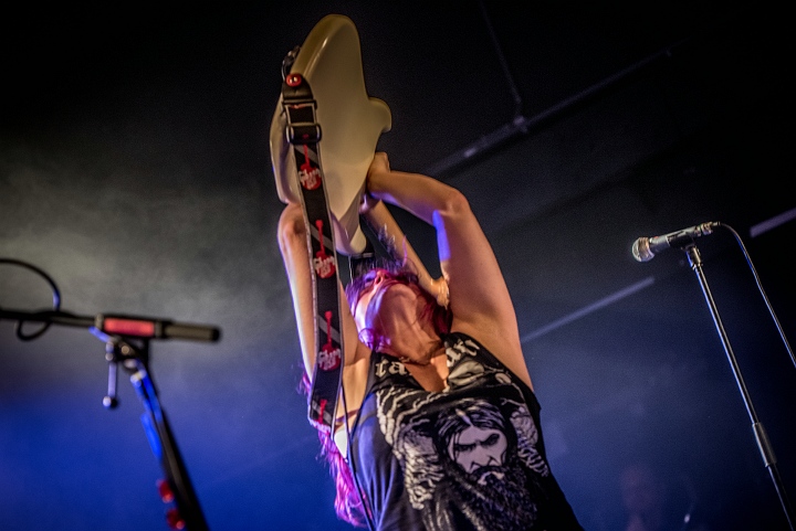 L 7 @ Muziekodroom, foto 22, foto's door Luc Luyten - FrontView Magazine