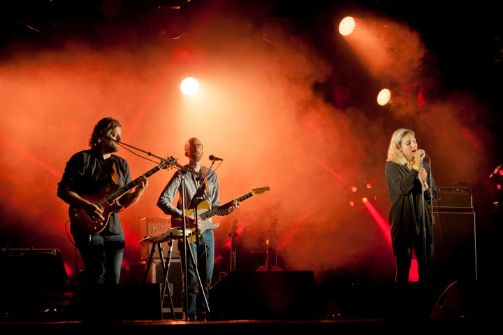 Intergalactic Lovers @ Ten Vrede Diksmuide, picture 8, photographed by Devid Camerlynck - FrontView Magazine