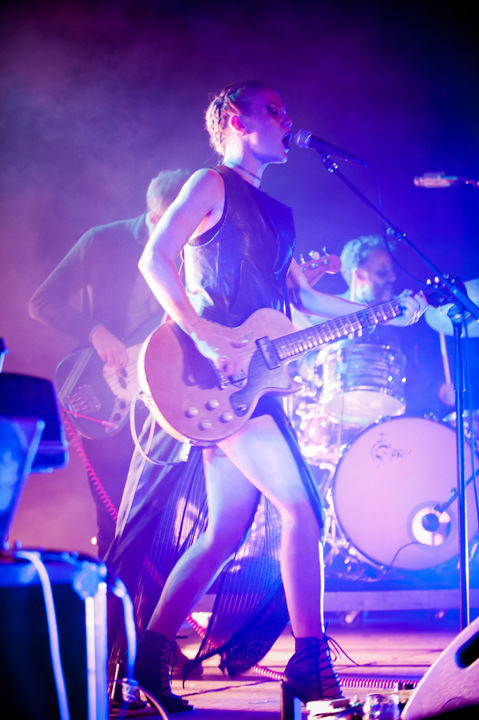Trixie Whitley @ Ten Vrede Diksmuide, picture 6, photographed by Devid Camerlynck - FrontView Magazine