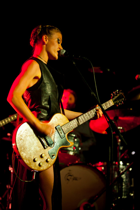 Trixie Whitley @ Ten Vrede Diksmuide, picture 23, photographed by Devid Camerlynck - FrontView Magazine