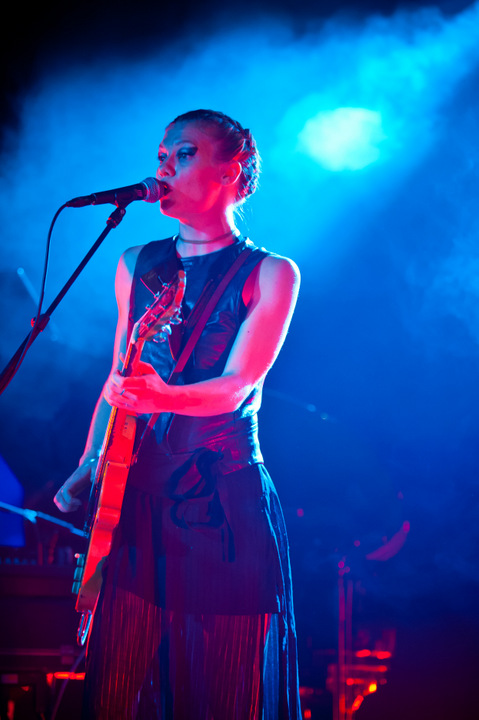 Trixie Whitley @ Ten Vrede Diksmuide, picture 38, photographed by Devid Camerlynck - FrontView Magazine