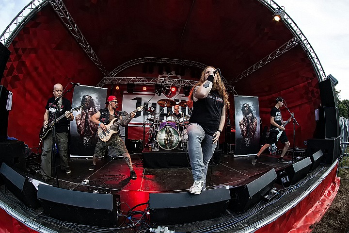 Leave Scars @ Olensfest 2016, picture 16, photographed by Edwin Houdevelt - FrontView Magazine