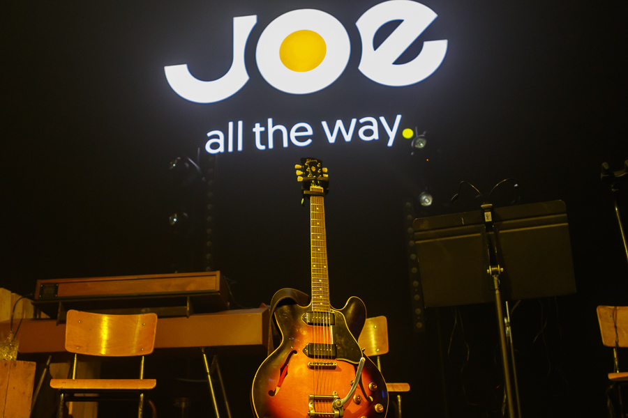 Hooverphonic @ Joe All The Way, picture 1, photographed by Alex Wyckmans - FrontView Magazine