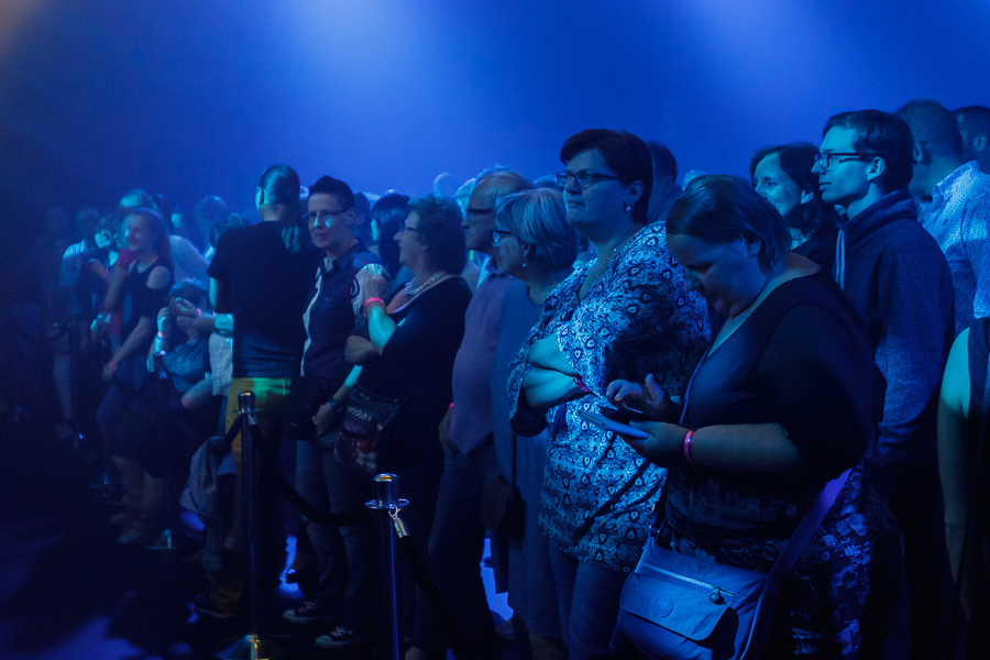 Hooverphonic @ Joe All The Way, picture 4, photographed by Alex Wyckmans - FrontView Magazine