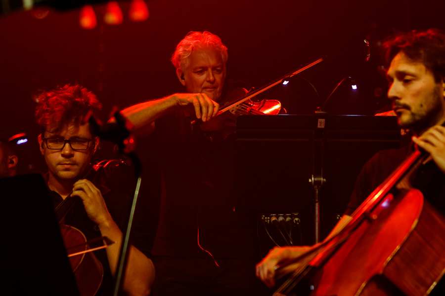 Hooverphonic @ Joe All The Way, picture 23, photographed by Alex Wyckmans - FrontView Magazine