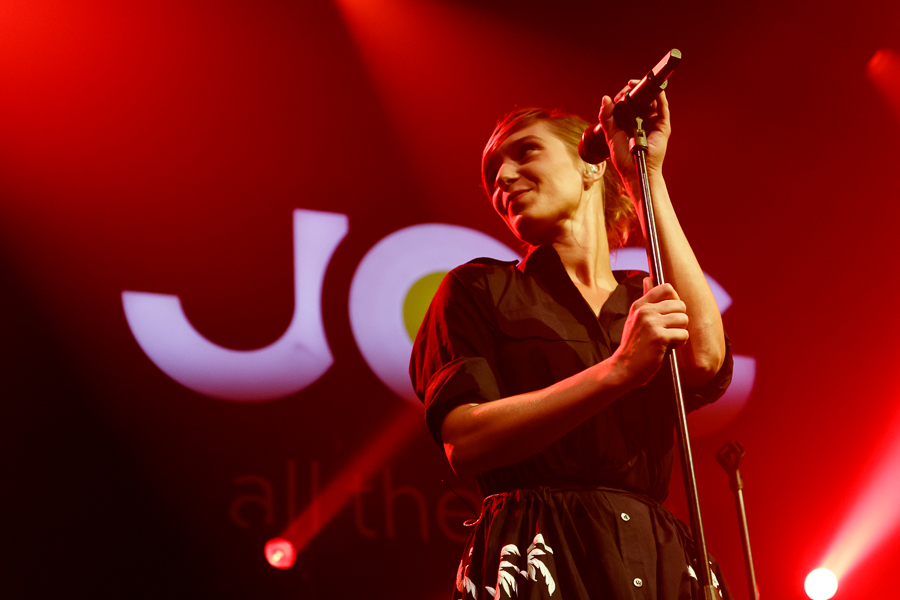 Hooverphonic @ Joe All The Way, picture 29, photographed by Alex Wyckmans - FrontView Magazine