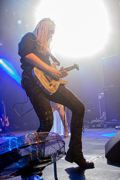 Kobra & The Lotus @ Femme 2016, picture 20, photographed by Edwin Houdevelt - FrontView Magazine