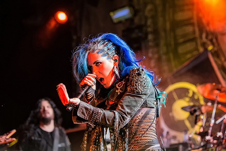 Arch Enemy @ Femme 2016, foto 1, foto's door FrontView Magazine