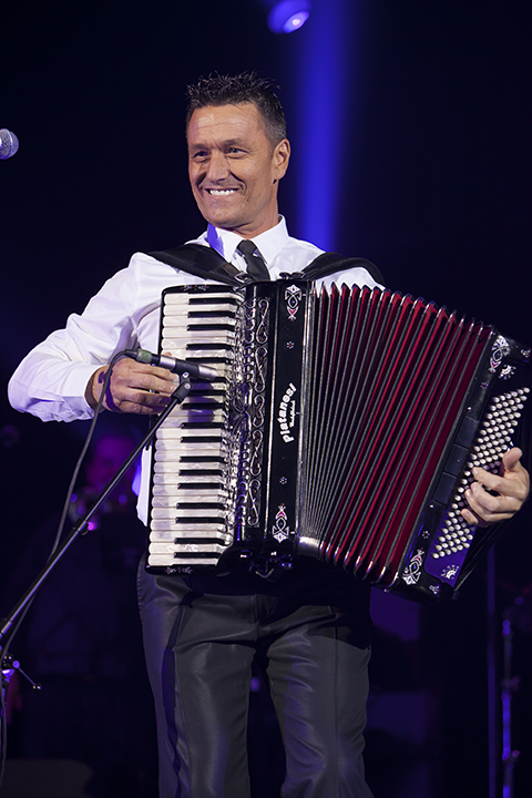 Houden van Griffelrock @ Sportpaleis, picture 6, photographed by Frank Lambrechts - FrontView Magazine