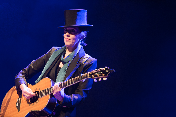 Suzanne Vega @ De Roma, picture 4, photographed by Dorien Goetschalckx - FrontView Magazine