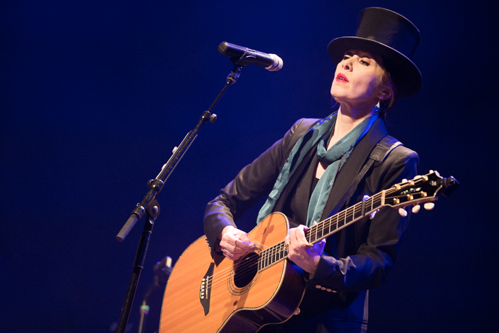 Suzanne Vega @ De Roma, picture 5, photographed by Dorien Goetschalckx - FrontView Magazine