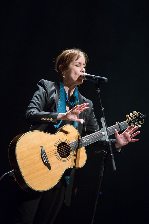 Suzanne Vega @ De Roma, picture 7, photographed by Dorien Goetschalckx - FrontView Magazine