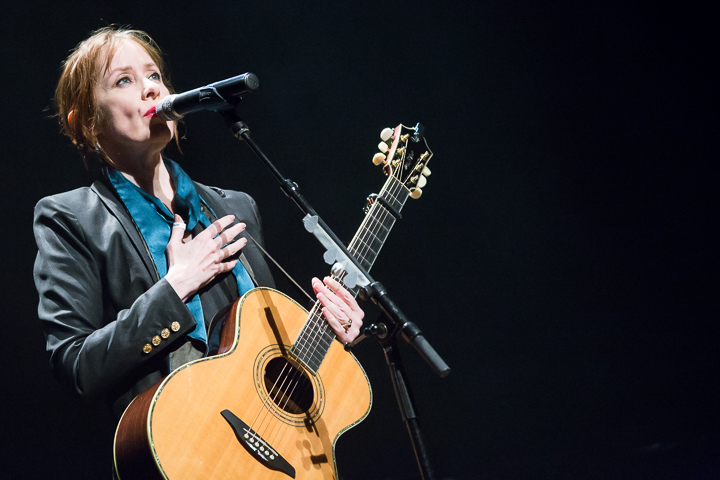 Suzanne Vega @ De Roma, picture 8, photographed by Dorien Goetschalckx - FrontView Magazine