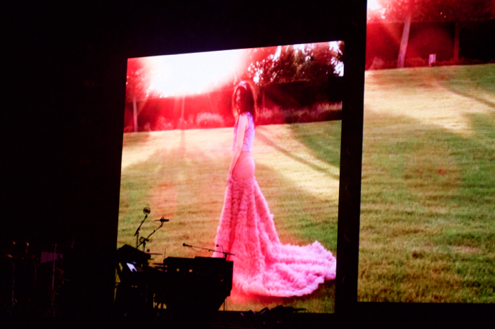 Laura Pausini @ Vorst Nationaal, picture 2, photographed by Bart Baevegems - FrontView Magazine