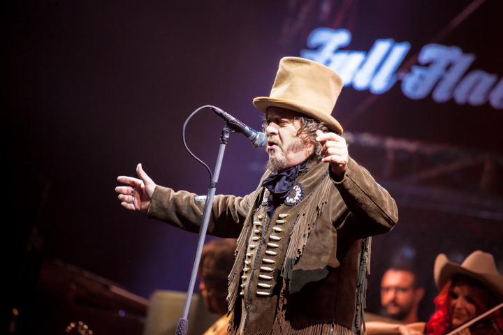 Zucchero @ Vorst Nationaal, picture 1, photographed by Dorien Goetschalckx - FrontView Magazine