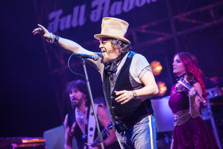 Zucchero @ Vorst Nationaal, picture 5, photographed by Dorien Goetschalckx - FrontView Magazine