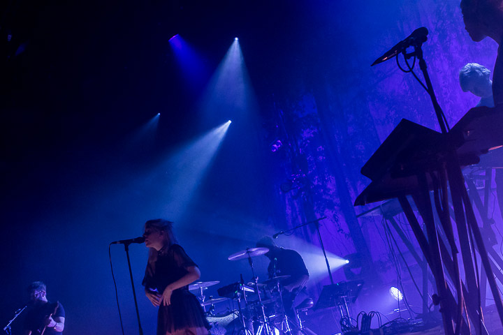 Aurora Le Botanique Brussels, picture 1, photographed by Kris Saelen - FrontView Magazine