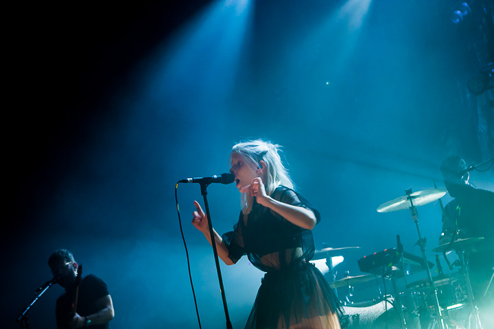 Aurora Le Botanique Brussels, picture 5, photographed by Kris Saelen - FrontView Magazine