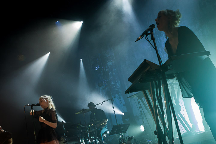 Aurora Le Botanique Brussels, picture 7, photographed by Kris Saelen - FrontView Magazine