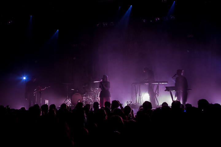 Aurora Le Botanique Brussels, picture 13, photographed by Kris Saelen - FrontView Magazine