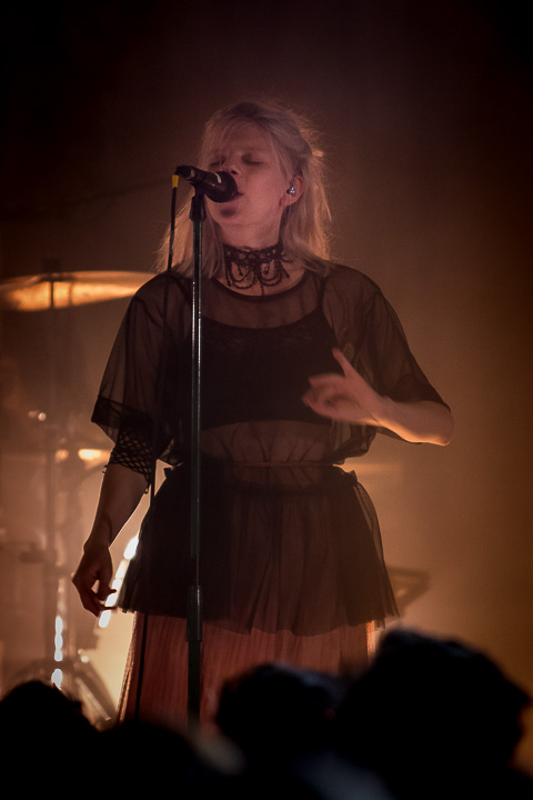 Aurora Le Botanique Brussels, picture 16, photographed by Kris Saelen - FrontView Magazine