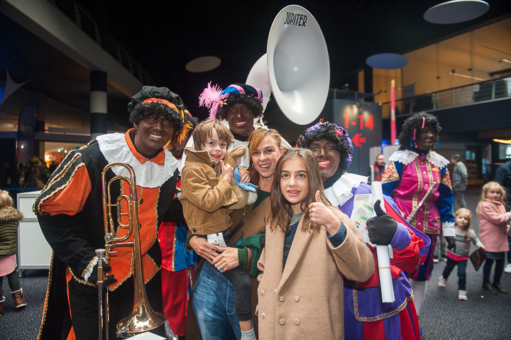 Première Sinterklaas en het mysterie op de stoomboot @ Kinepolis Antwerpen, picture 19, photographed by Goele Bormans - FrontView Magazine
